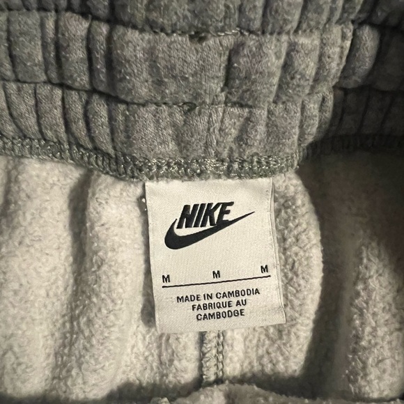 Boys Nike jogger Sweatpants - Picture 2 of 3